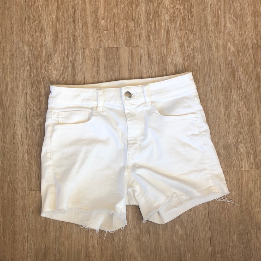White American Eagle Shorts!